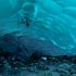 Tritt ein in die Eishöhlen unter dem Mendenhall Gletscher, Alaska, USA