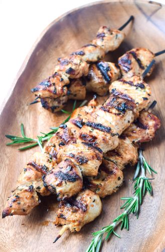 Rosmarin-Senf-Truthahn Kebabs