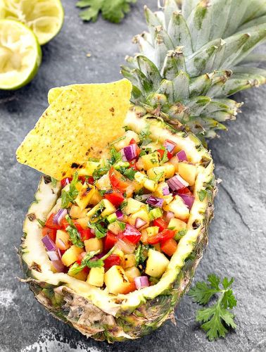 Tropische gegrillte Ananas-Salsa