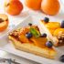 Puddingkuchen mit Sommerfrüchten