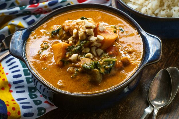 Westafrikanisches Süßkartoffel-Erdnuss-Curry