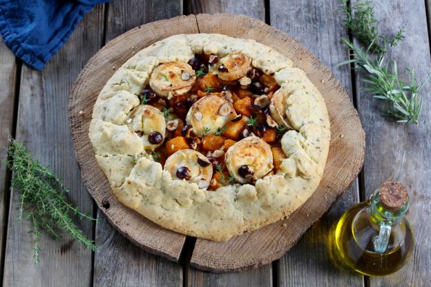 Rustikale Ziegenkäsetarte mit Haselnüssen