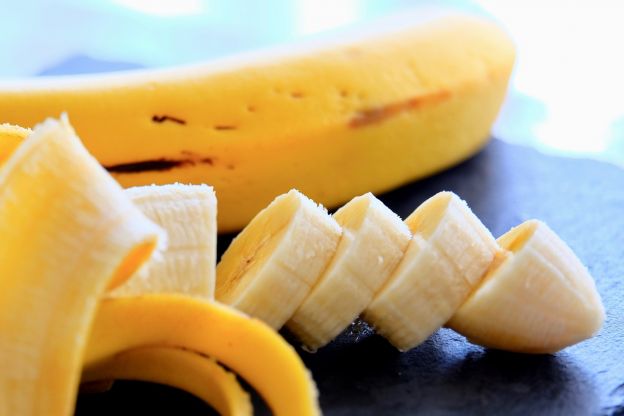 Vornehmes-Bananen-Verspeisen