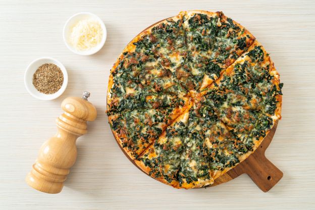 Spinat-Bacon-Pizza