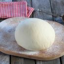 Super leicht gemachter fluffiger Pizzateig mit Sprudelwasser