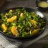 Grünkohlsalat mit fruchtiger Orangenvinaigrette