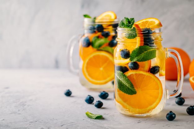 Fruchtiges Detox Wasser