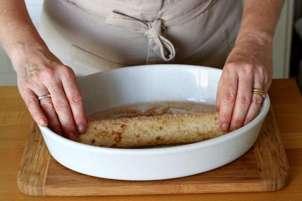 Die Tortillas in eine Auflaufform geben