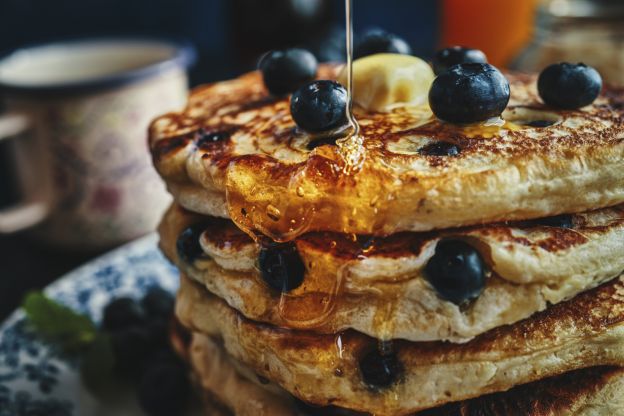 Mini Pfannkuchen Mit Orangen Creme Und Marinierten Blaubeeren — Rezepte ...