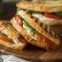 Gegrilltes Sandwich Caprese