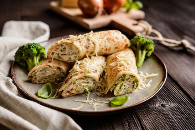 Pfannkuchen mit Brokkoli und Käse