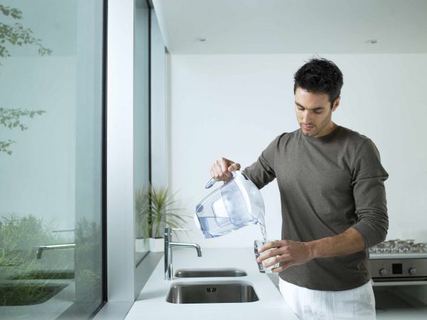 8. Gefiltertes Wasser trinken