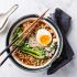 Veggie Ramen mit Ei, Pak Choi und Pilzen