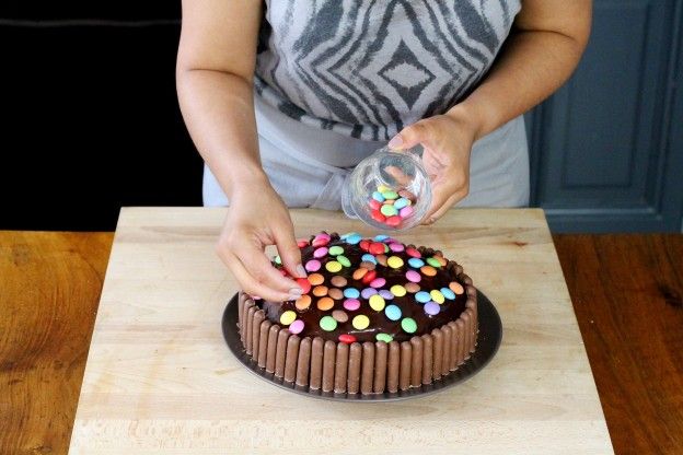 Mit Smarties dekorieren