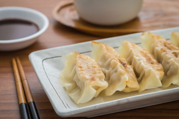 Montag (A) : Gyoza - Asiatische Ravioli mit Garnelen & Weißkrautsalat