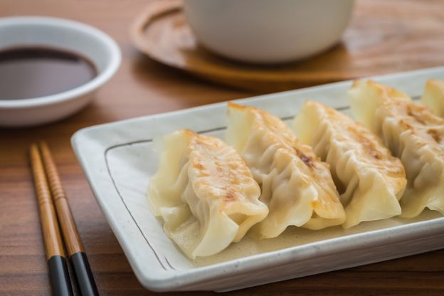 Montag (A) : Gyoza - Asiatische Ravioli mit Garnelen & Weißkrautsalat