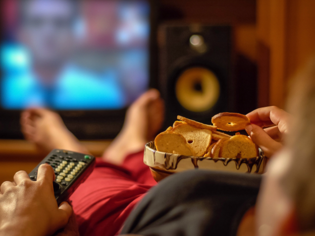 Warum snacken or dem fernseher gesundheitsschädlich ist