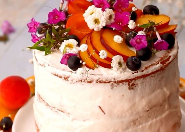 Apriköstlicher Naked Cake