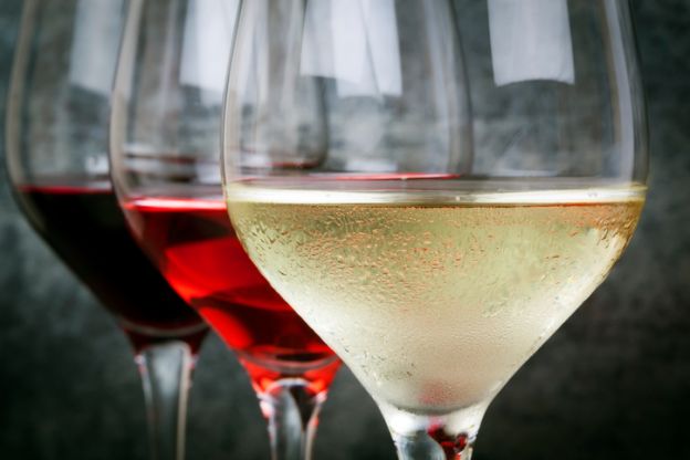 Warum bekommen wir von Wein Kopfschmerzen?
