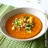 Paprika-Erdnuss Thai Suppe mit Mango