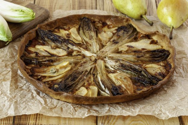 Süss-herzhafte Chicorée-Tarte mit Birnen