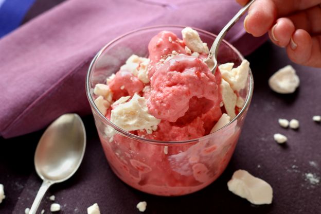 Frozen Joghurt mit Erdbeeren