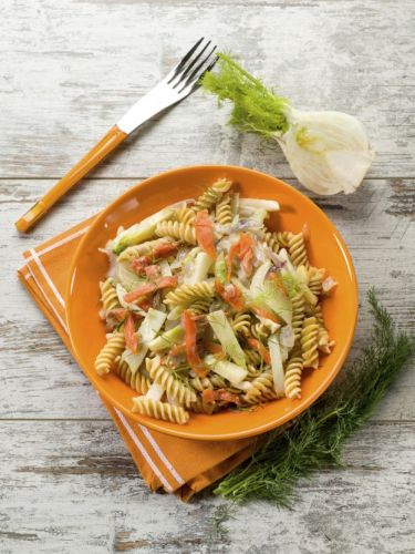 Fusilli mit geräuchertem Lachs, Fenchel und Dill