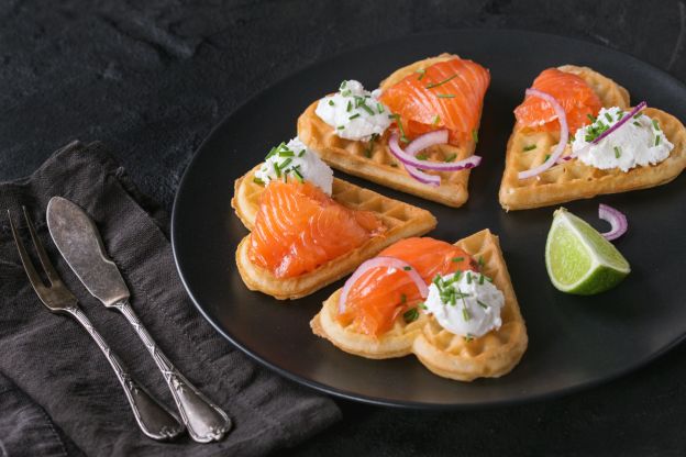 Waffeln mit Lachs und Meerrettich
