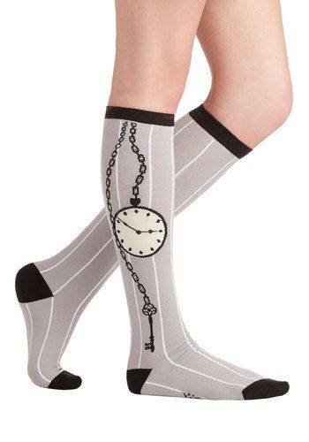 Falls ihr eine Sockenparty machen wollt, besorgt Pantoffeln für eure Gäste