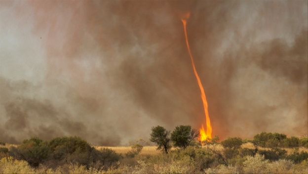 Wie wäre es mit einem Tornado... aus FEUER?!