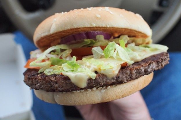 Burger mit Camembert