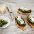 Tostadas mit Pesto