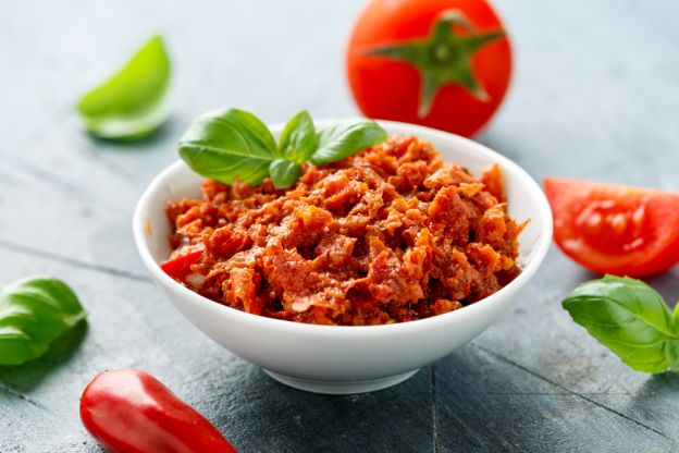 Pasta mit Pesto aus getrockneten Tomaten & Basilikum