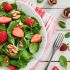 Spinat-Erdbeer-Salat mit süßem Zitronendressing