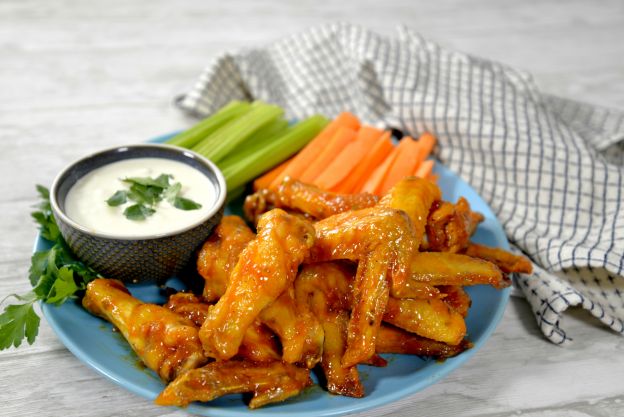 Buffalo Wings und Blauschimmelkäsesauce