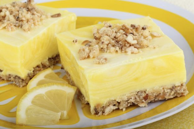 Zitronenkuchen mit Walnüssen