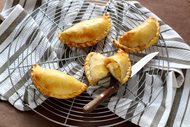 Herzhafte Teigtaschen mit Apfel und Käse in 10 Schritten