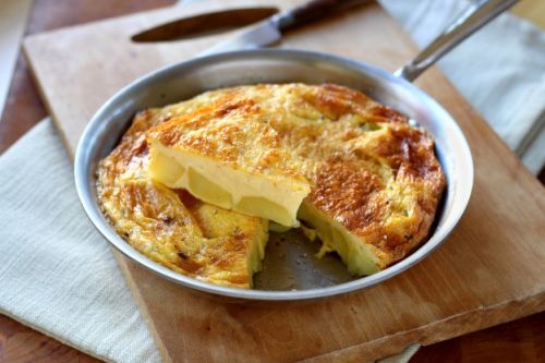 Omelette auf Spanisch: Tortilla mit Kartoffeln und Ei