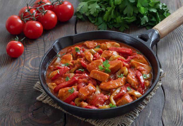 Paprikapfanne mit Hähnchen