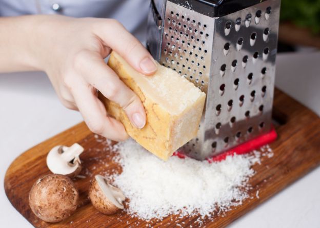 Weg vom Ofen, wenn der Käse dazukommt