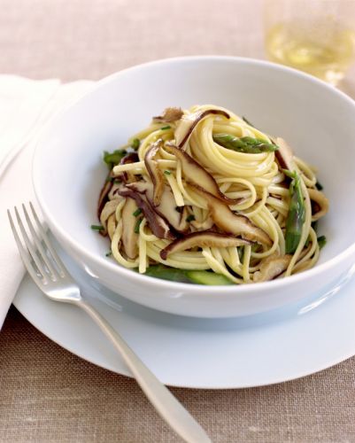 Spaghetti mit Steinpilzen und Spargel