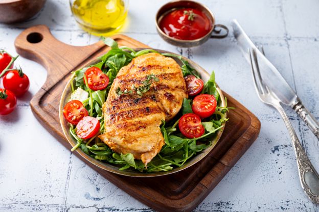 Rucola-Salat mit Hähnchenbrust