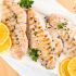 Fisch auf Zitronen backen