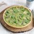 Quiche mit grünem Spargel, Erbsen und Feldsalat