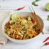 Vegetarisches Pad Thai mit Tofu