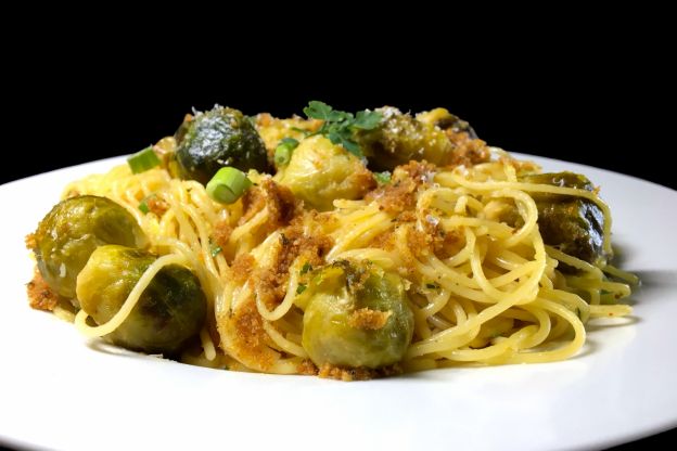 Spaghetti mit geröstetem Rosenkohl