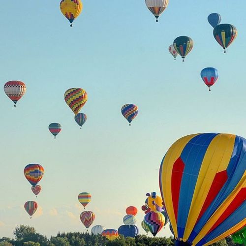 In einem Heißluftballon fliegen