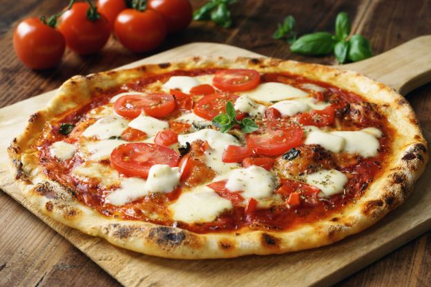 Pizza mit Büffelmozzarella