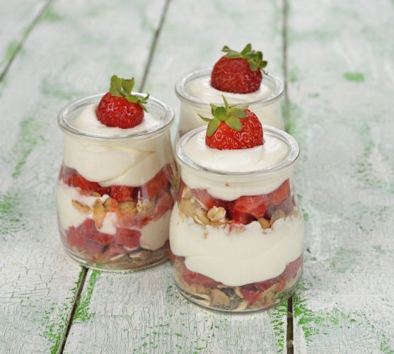 Schichtdessert im Glas