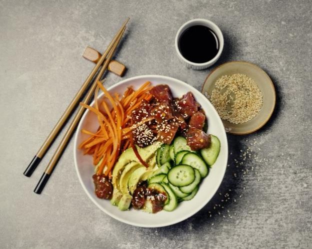 Thunfisch-Avocado-Bowl